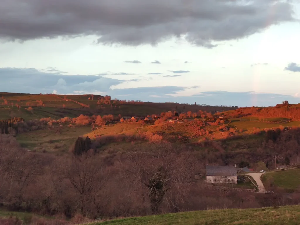 La Grange de L’Abille at the bottom of the valley, in the evening light, in low season