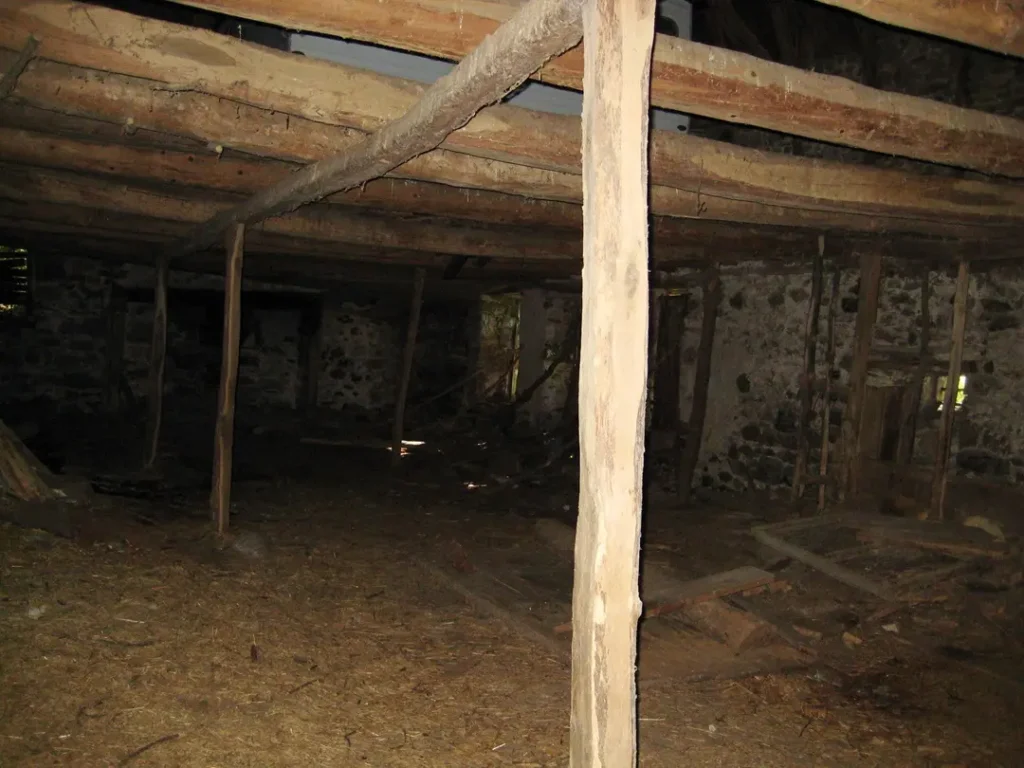 The ground floor of La Grange de L'Abille in 2012